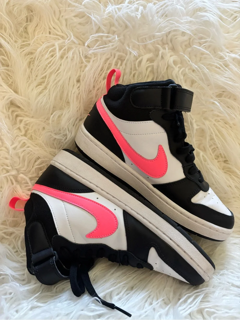 Nike Kids Mid-Top Sneakers in White, Black & Hot Pink